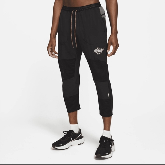 Nike Men's Phenom Elite Wild Run Cropped Training Pants in Black Size Medium